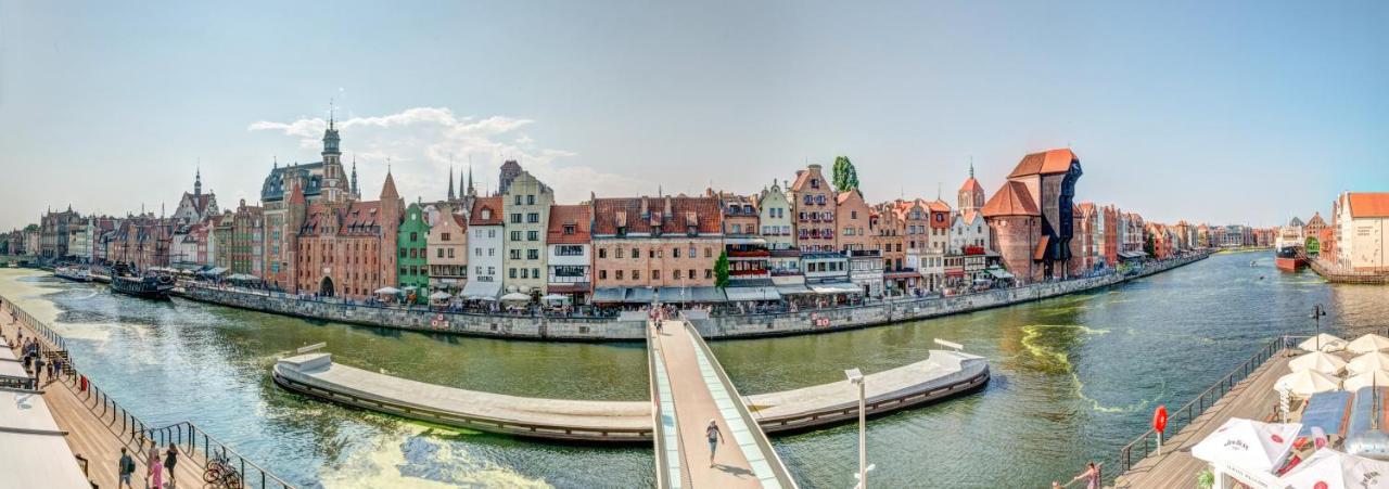 The Black Crane Апартаменти